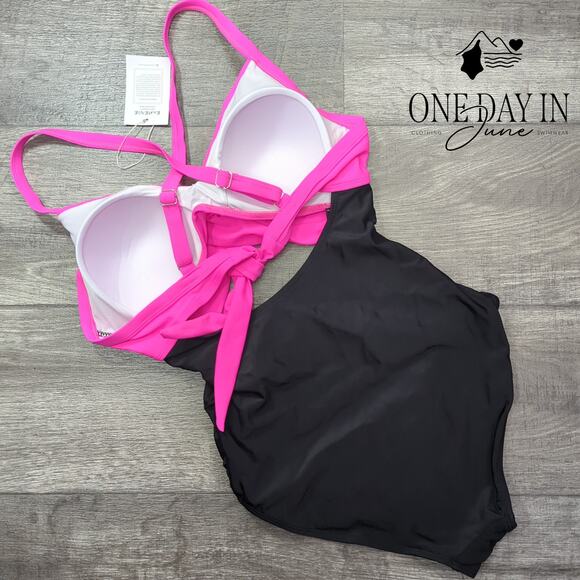 Eomenie Cross Front Cut Out One Piece Swimsuit Size M - Picture 7 of 7
